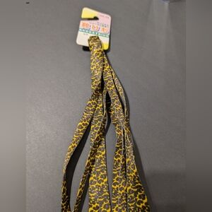 Flat Leopard Print Yellow and Black Shoelaces (New)